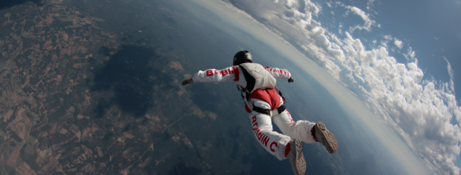 Enthusias A skydiver in the air View from above The letters d3e565c6 d25d 46c4 88bf 61235eda03ac 0