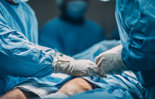 Enthusias Ein Mann whrend einer Knie Operation ar 31 v 7 10fda528 57ce 463e 80e2 53685dd2724f 3